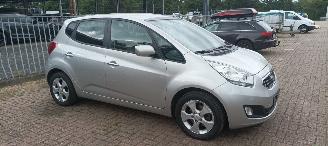 Kia Venga 1.6-16v Benzine Automaat Climatecontrol Stoelverwarming Lichtautomaat Privacyglas Leren stuurwiel Keyless entry 4x elektrische ruiten Elektrische inklapbare buitenspiegels parkdistance trekhaak sportvelgen mistlampen elektri picture 5