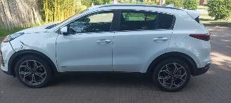 Kia Sportage 2.0-GT 185pk Diesel MHEV Automaat 4WD Leder JBL Dab audio Stoelverwarming Stoelventilatie Full-Led koplampenLed achterlichten Cruisecontrol Dimmende binnenspiegel Trekhaak CruiseControl 4xStoelverwarming Blindspot Systeem 360 Camerasysteem Elektrische ach picture 9