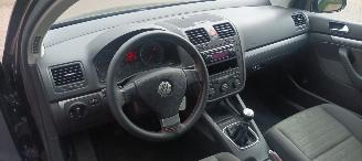 Volkswagen Golf Bj:12-2006 1.4-Benzine 80pk Climatecontrol CruiseControl Leren-Stuurwiel armsteun elek-ramen elektrische Spiegel Centrale vergrendeling met afstandsbediening mistlampen Parkeersensoren afneembare trekhaak Metallic lak picture 14