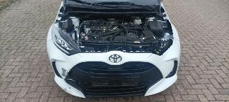 Toyota Yaris Hybrid 1.5- Automatik Climatecontrol Digital Cockpit full-Led CruiseControl Apple CarPlay MirrorLink Achteruitrijcamera Bi-Color Platinum Pearl picture 10