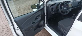 Toyota Yaris 1.5-Benzine 112pk 6-versn Airconditioning stoelverwarming Multicolor Touchscreen Display Achteruitrijcamera picture 14