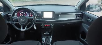 Kia Rio 1.4-DOHC Automatik Navi Climatecontrol Stoelverwarming Lichtautomaat Regensensor Led-Koplampen 4xelek ramen Elektrische-spiegels met verwarming Privacyglas Achteruitrijcamera Mistlampen 16-inch Kia velgen picture 21