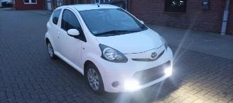 Toyota Aygo 1.0-VVTi Airconditioning Navigatie Led-Dagrijverlichting Elektrische ramen Centrale vergrendeling met afstandsbediening Radio-Cd picture 10