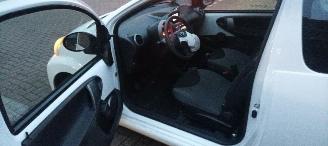 Toyota Aygo 1.0-VVTi Airconditioning Navigatie Led-Dagrijverlichting Elektrische ramen Centrale vergrendeling met afstandsbediening Radio-Cd picture 11