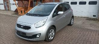 Damaged car Kia Venga Dream team 1.6-Benzine Automaat Keyless-entry Climatecontrol Stoelverwarming Lichtautomaat Privacyglas leren stuurwiel mistlampen Parkeersensoren Trekhaak 16-inch Kia velgen 2013/8