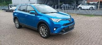 Unfallwagen Toyota Rav-4 Hybrid 2.5-Automaat Full-Led Navi Climatecontrol CruiseControl Keyless-entry Led achterlichten Elektrische achterklep Achteruitrijcamera 2016/8