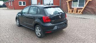 Volkswagen Polo 1.4 TDI DPF Euro6 Climatecontrol frontradar Regensensor leren stuurwiel mistlampen Elektrische ramen Elektrische-spiegels met verwarming Centrale vergrendeling met afstandsbediening Start-Stop systeem 15-inch velgen picture 5