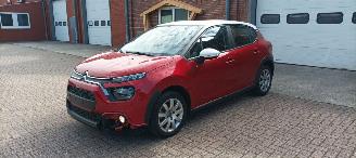Citroën C3 You! Uitvoering 1.2-benzine 2-Tone Pearl metallic lak Full-Led koplampen Led verlichting Mistlampen Dab Radio elektrische buitenspiegels met verwarming Centrale vergrendeling met afstandsbediening Start-Stop systeem Drivelane assistent Stoelverwarming Lic picture 8
