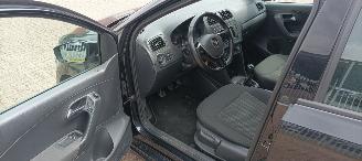 Volkswagen Polo 1.4 TDI DPF Euro6 Climatecontrol Frontradar-Remasist Stoelverwarming Regensensor leren stuurwiel mistlampen Elektrische ramen Elektrische-spiegels met verwarming Centrale vergrendeling met afstandsbediening Start-Stop systeem Radio usb 15 inch Velgen picture 12