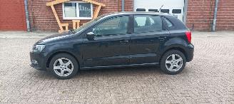 Volkswagen Polo 1.4 TDI DPF Euro6 Climatecontrol Frontradar-Remasist Stoelverwarming Regensensor leren stuurwiel mistlampen Elektrische ramen Elektrische-spiegels met verwarming Centrale vergrendeling met afstandsbediening Start-Stop systeem Radio usb 15 inch Velgen picture 3