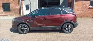 Damaged car Opel Crossland 1.2 turbo 110pk Automaat Innovation Navigatie Led-Koplampen Led-Achterlichten Stoelverwarming stuurwiel met verwarming Voorruit met verwarming Privacy glas Climatecontrol Dimmende binnenspiegel Parkeersensoren voor en achter Trekhaak 16-inch velgen Mistla 2018/4