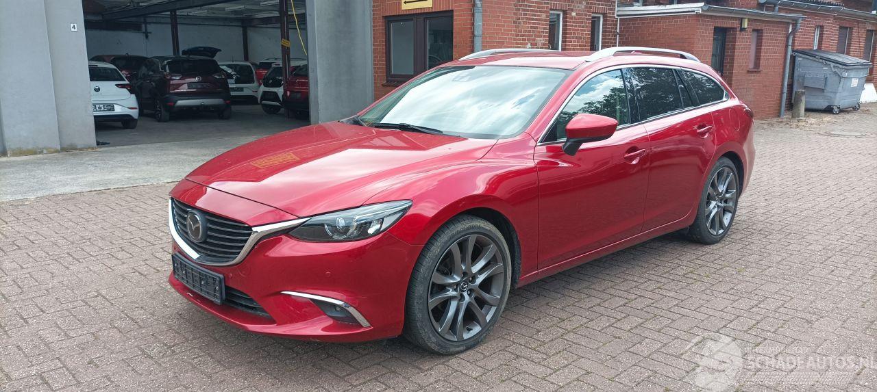 Mazda 6 2.2-diesel 175pk 4x4 Automaat Full-Led Full-Leder Memory Navi Head-up Blindspot systeem Bose-sound Climatecontrol CruiseControl radar Stoelverwarming Lichtautomaat Privacyglas keyless Entry trekhaak Parkeersensoren 19-inch mazda velgen