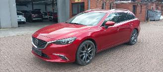 Mazda 6 4x4  Automatik Navi Led koplampen led achterlichten Headup Leren Sportstoelen Memory keyless Entry Blindspot Drivelane cruisecontrol met radar Stoelverwarming Lichtautomaat Regensensor Bose Soundsystem 19-inch velgen trekhaak picture 12