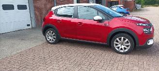 Citroën C3 Bi-Color You Edition 1.2 83pk Airconditioning Full-Led Cruisecontrol Drivelane assistent Stoelverwarming Lichtautomaat Led-dagrijverlichting Dab Radio elektrische buitenspiegels met verwarming Centrale vergrendeling met afstandsbediening Start-Stop systee picture 2