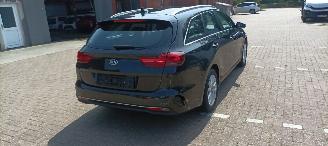 Kia Ceed Bj 9-2018 1.6 Climatecontrol Led-Koplampen Led-Achterlichten Navi Sportstoelen met Memory keyless Entry Blindspot Drivelane parkeer-assistent picture 6