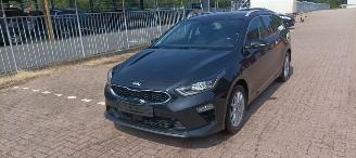 Kia Ceed Bj 9-2018 1.6 Climatecontrol Led-Koplampen Led-Achterlichten Navi Sportstoelen met Memory keyless Entry Blindspot Drivelane parkeer-assistent picture 11