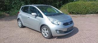 Kia Venga Bj 8-2013 1.6 Automaat Climatecontrol Stoelverwarming Lichtautomaat Privacyglas keyless Entry trekhaak picture 2