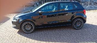 Volkswagen Polo Bj 3-2016 1.4 TDI euro6 Climatecontrol Stoelverwarming Regensensor leren stuurwiel mistlampen Elektrische ramen Elektrische-spiegels met verwarming Metallic Lak 18-inch velgen picture 2