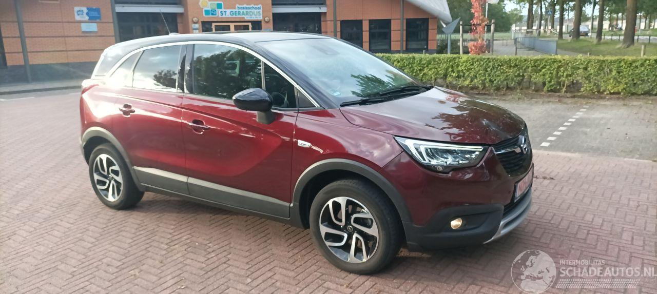 Opel Crossland Innovation uitvoering 1.2 DI Turbo OPF Automaat Navigatie AppleCarPlay Climatecontrol CruiseControl Opel iLink Winterpakket Stoelverwarming stuurwielverwarming Voorruitverwarming Dimmende binnenspiegel Chrome-pakket Parkeersensoren Trekhaak Bi-Color Lak