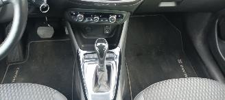 Opel Crossland Innovation uitvoering 1.2 DI Turbo OPF Automaat Navigatie AppleCarPlay Climatecontrol CruiseControl Opel iLink Winterpakket Stoelverwarming stuurwielverwarming Voorruitverwarming Dimmende binnenspiegel Chrome-pakket Parkeersensoren Trekhaak Bi-Color Lak picture 24