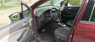 Opel Crossland Innovation uitvoering 1.2 DI Turbo OPF Automaat Navigatie AppleCarPlay Climatecontrol CruiseControl Opel iLink Winterpakket Stoelverwarming stuurwielverwarming Voorruitverwarming Dimmende binnenspiegel Chrome-pakket Parkeersensoren Trekhaak Bi-Color Lak picture 13