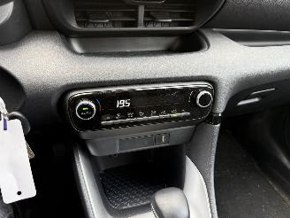 Toyota Yaris 1.5 HYBRID 141 PK-CAMERA-NAVI-PDC picture 19