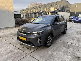 Voiture accidenté Kia Stonic 1.0 T-GDI MHEV DynamicPlusLIne -AUTOMAAT-NAVI-CAMERA-PDC 2023/6