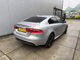 Jaguar XE 2.0 D PORTFOLIO -NAVI-CLIMA-LEDER-PDC picture 5