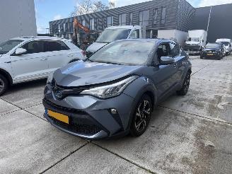 Schadeauto Toyota CH-R 2.0 HYBRID DYNAMIC-CAMERA-NAVI-PDC-CRUISE 2023/12