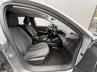 Peugeot 208 1.2 PueTech Allure Pack -NAVI-CAMERA-PDC picture 11