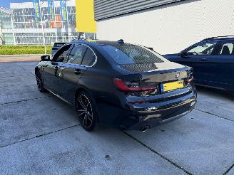 BMW 3-serie 330e High Executive M HUD - SCHUIFDAK - KEYLESS picture 4