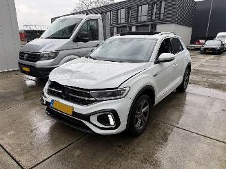 Volkswagen T-Roc 1.5 TSI R-LINE-DSG-PANO-KEYLESS-CAMERA-NAVI-CRUISE picture 1