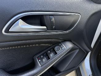 Mercedes GLA 200 d Prestige AUTOMAAT-PANO-NAVI-PDC picture 14