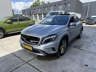 skadebil auto Mercedes GLA 200 d Prestige AUTOMAAT-PANO-NAVI-PDC 2016/6