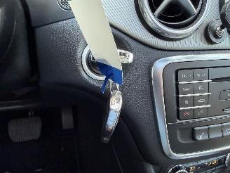 Mercedes GLA 200 d Prestige AUTOMAAT-PANO-NAVI-PDC picture 19