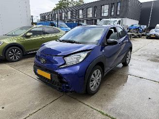 Voiture accidenté Toyota Aygo X- 1.0 VVT-i MT PLay CAMERA-PDC 2025/9