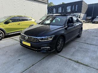 Damaged car Volkswagen Passat 1.5 TSI Highline Business R -DSG-PANO-LEDER-CAMERA 2018/11