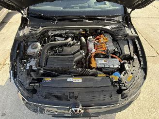 Volkswagen Golf 1.5 eHYBRID 50 EDITION -HUD-CAMERA-NAVI picture 21