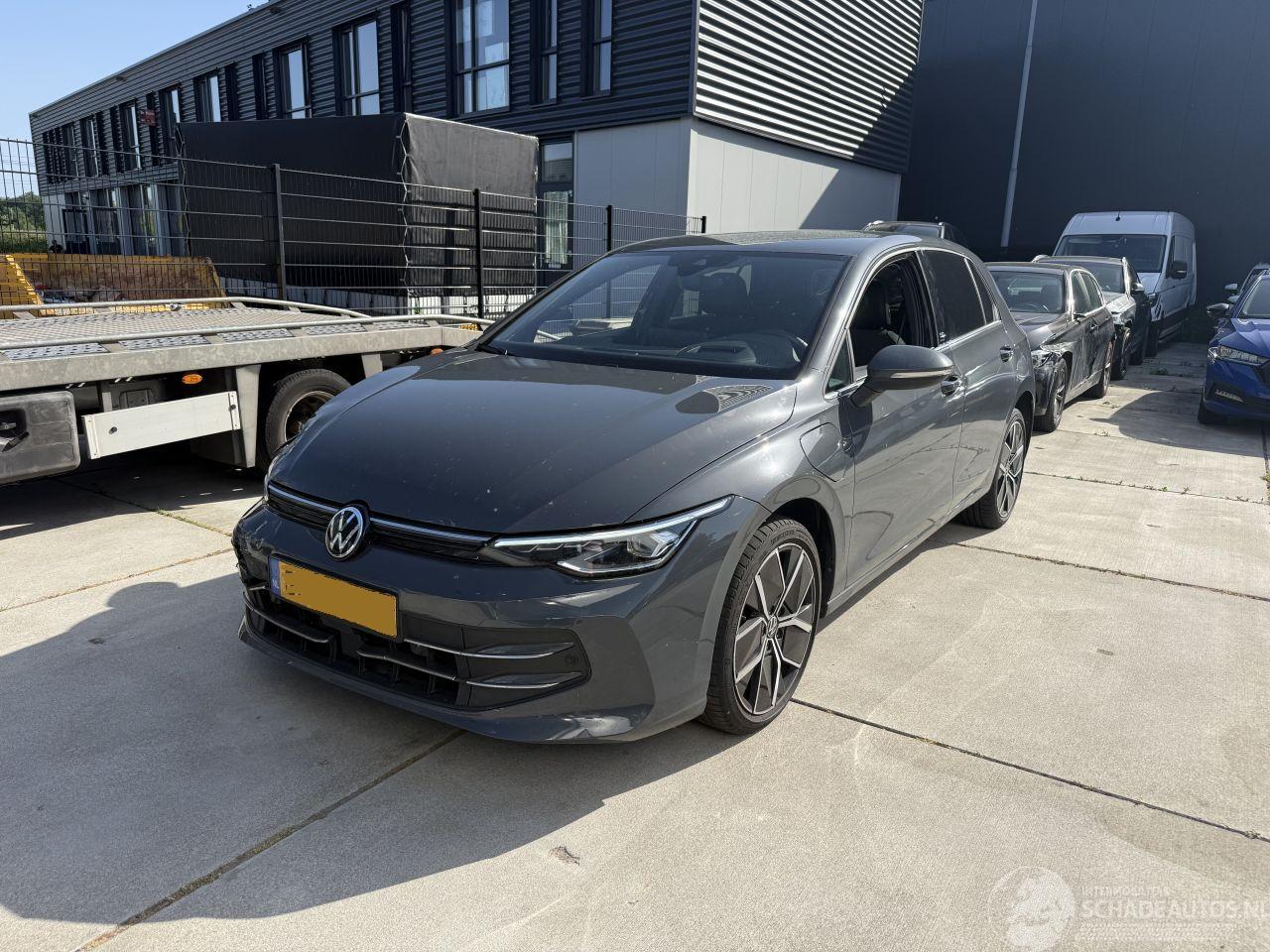 Volkswagen Golf 1.5 eHYBRID 50 EDITION -HUD-CAMERA-NAVI