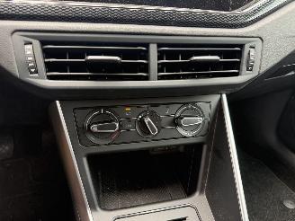 Volkswagen Polo 1.0TSI LIFE 95PK - NAVI - CAMERA - LED picture 19