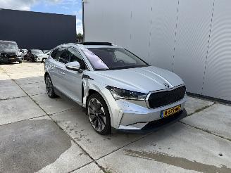 krockskadad bil auto Skoda Enyaq iV 80 PANO - WARMTEPOMP - MATRIX - LEDER 2020/12