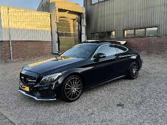 Unfallwagen Mercedes C-klasse Coupé 300 Prestige 245Pk Pano 2015/12