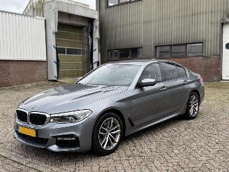 Schadeauto BMW 5-serie 530e iPerformance High Executive M-Pakket Harman Kardon 360Camera Head-Up Geen Schade! 2017/4