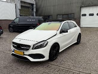 Unfallwagen Mercedes A-klasse 180 AMG Pakket Pano Nap Nederlandse Auto Harman Kardon 2018/8