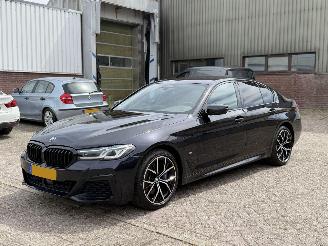 Vaurioauto  passenger cars BMW 5-serie 520e M-Pakket NAP Nederlandse Auto 2021/8