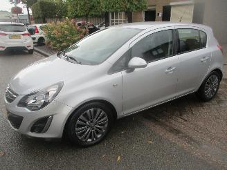 uszkodzony samochody osobowe Opel Corsa 1.4-16V DESIGN EDITION 5 DEURS AIRCO 2013/9