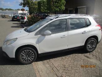 Voiture accidenté Peugeot 2008 1.6 VTI ACTIVE 2014/10