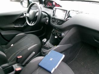 Peugeot 208 1.2 I ALLURE 5 DEURS AIRCO picture 9