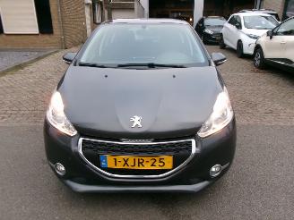 Peugeot 208 1.2 I ALLURE 5 DEURS AIRCO picture 3