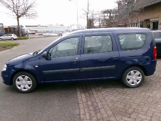 Dacia Logan 1.6 AMBIANCE 7 PERSOONS AIRCO picture 2